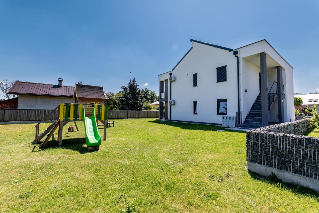 Apartmaji Banonia Verzej Exterior photo